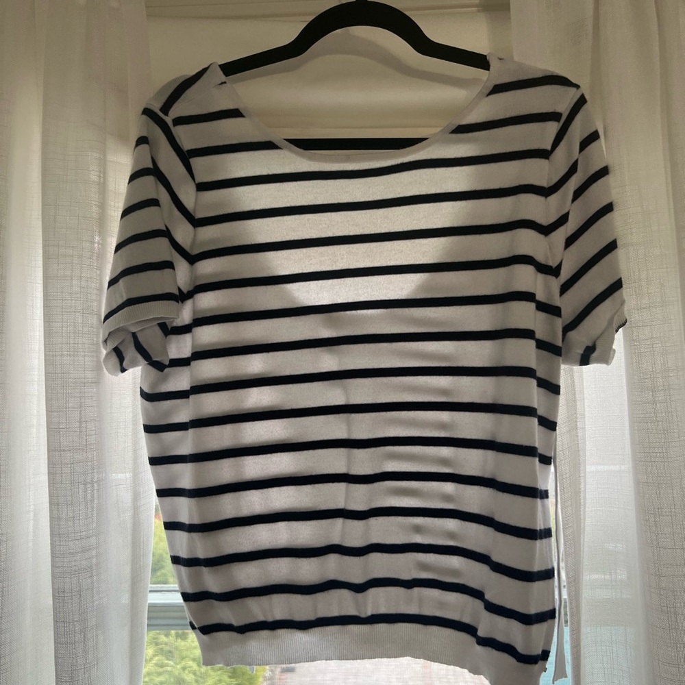 Navy blue and white striped top.